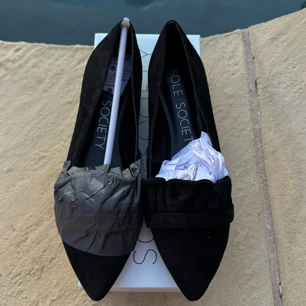 Sole Society SO-Kamber Black Suede Flats with Ruffle Detail size 9
